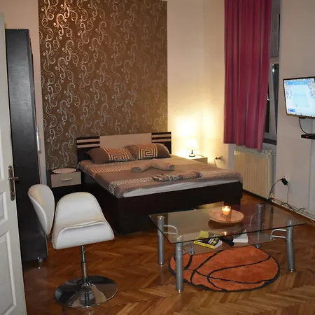 Apartman Centar 2 *